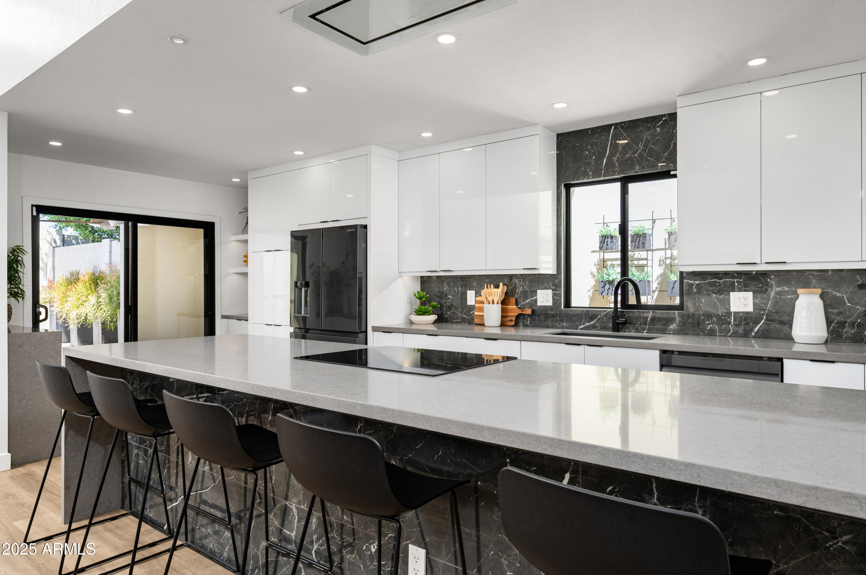 4336 East Piccadilly Road Phoenix, AZ 85018 - Photo 6 of 42 Kitchen
