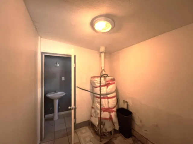 $260,000 | 3223 East Madison Avenue, Fresno, CA 93702