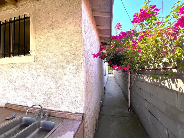 $260,000 | 3223 East Madison Avenue, Fresno, CA 93702