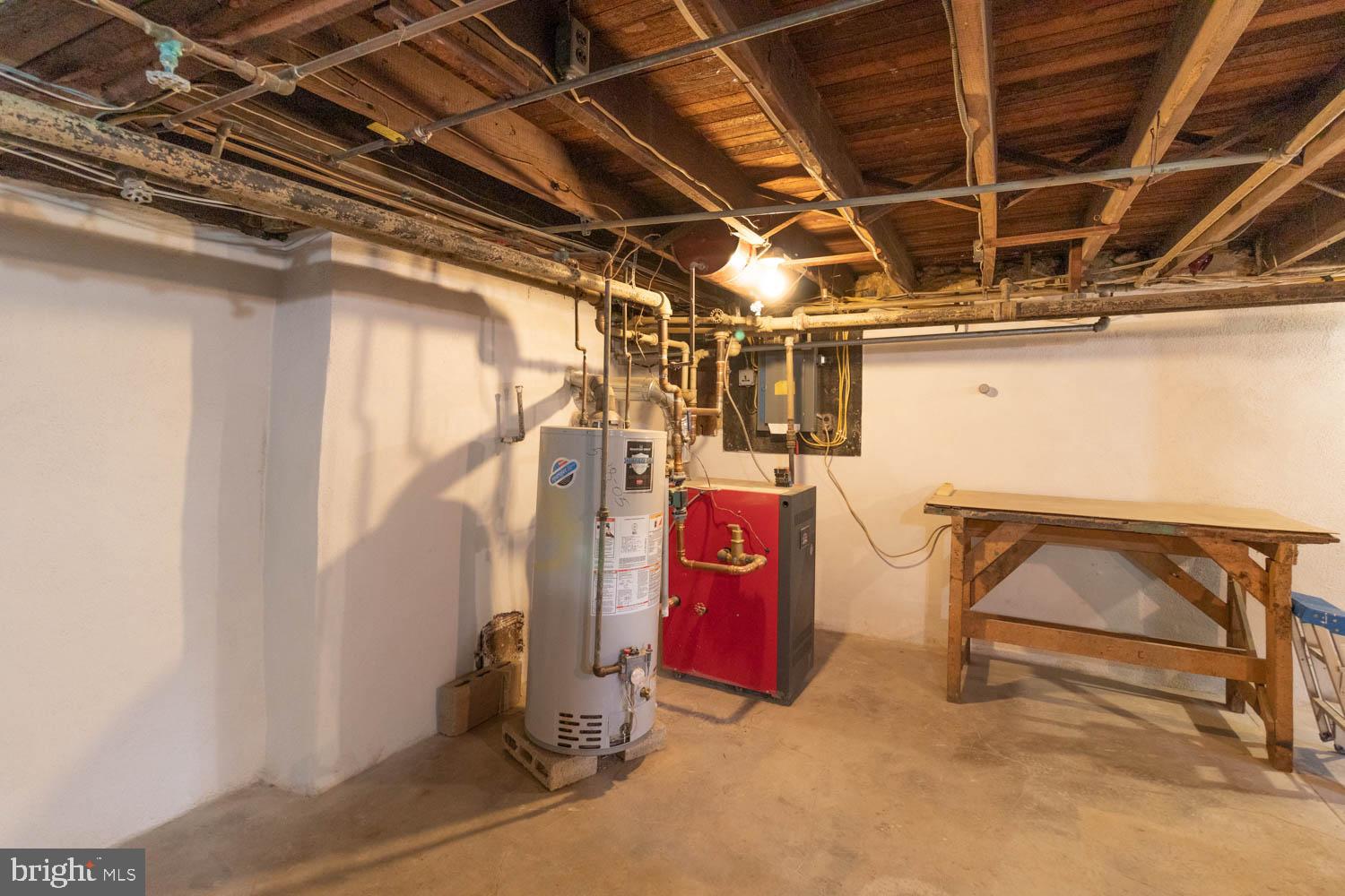 412 Oxford Road Havertown, PA 19083 - Photo 29 of 30 a utility room with dryer and washer