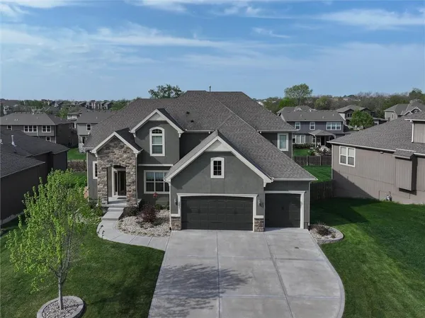 $590,000 | 1521 Southwest Cross Creek Drive, Lee's Summit, MO 64082