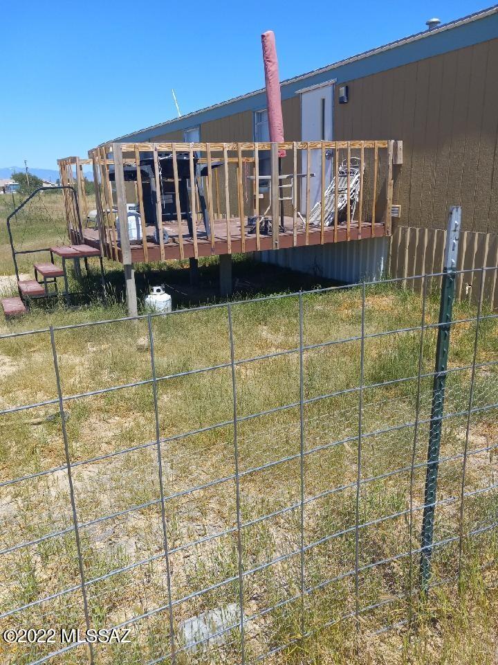 1453 North Taylor Road Willcox, AZ 85643 - Photo 5 of 31 a view of a balcony