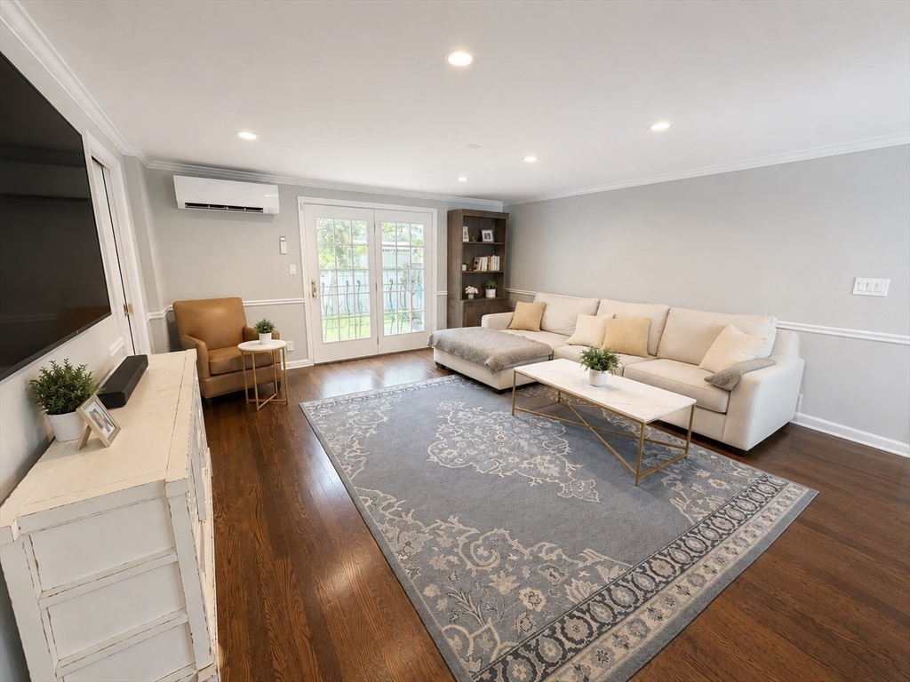 51 Hartman Road Newton, MA 02459 - Photo 4 of 23