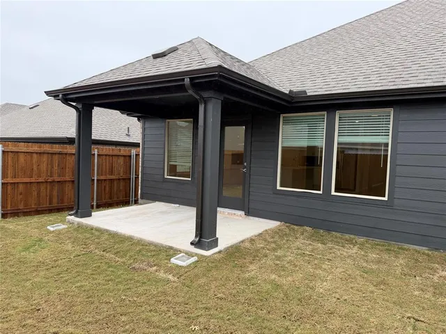 $2,395 | 804 Edgehurst Drive, McKinney, TX 75071