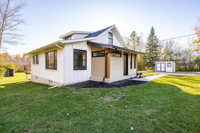 $325,000 | 4074 West Tischer Road, Duluth, MN 55803