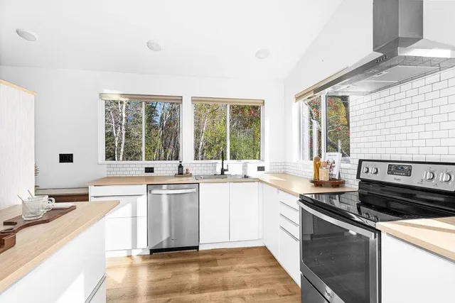 $325,000 | 4074 West Tischer Road, Duluth, MN 55803