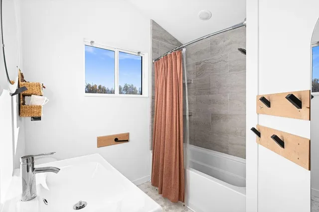 $325,000 | 4074 West Tischer Road, Duluth, MN 55803