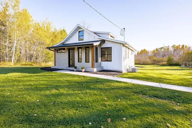 $325,000 | 4074 West Tischer Road, Duluth, MN 55803