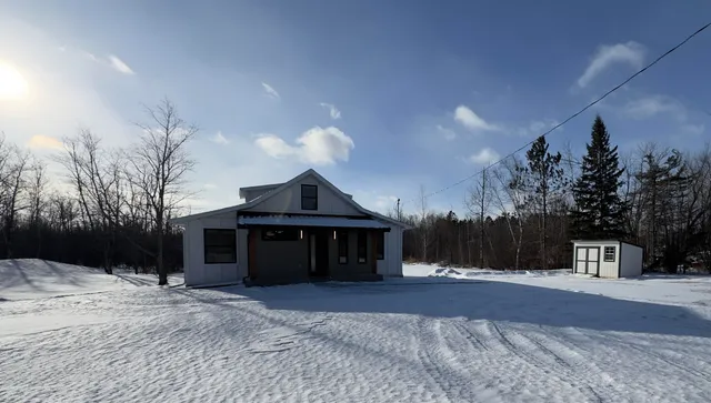 $325,000 | 4074 West Tischer Road, Duluth, MN 55803