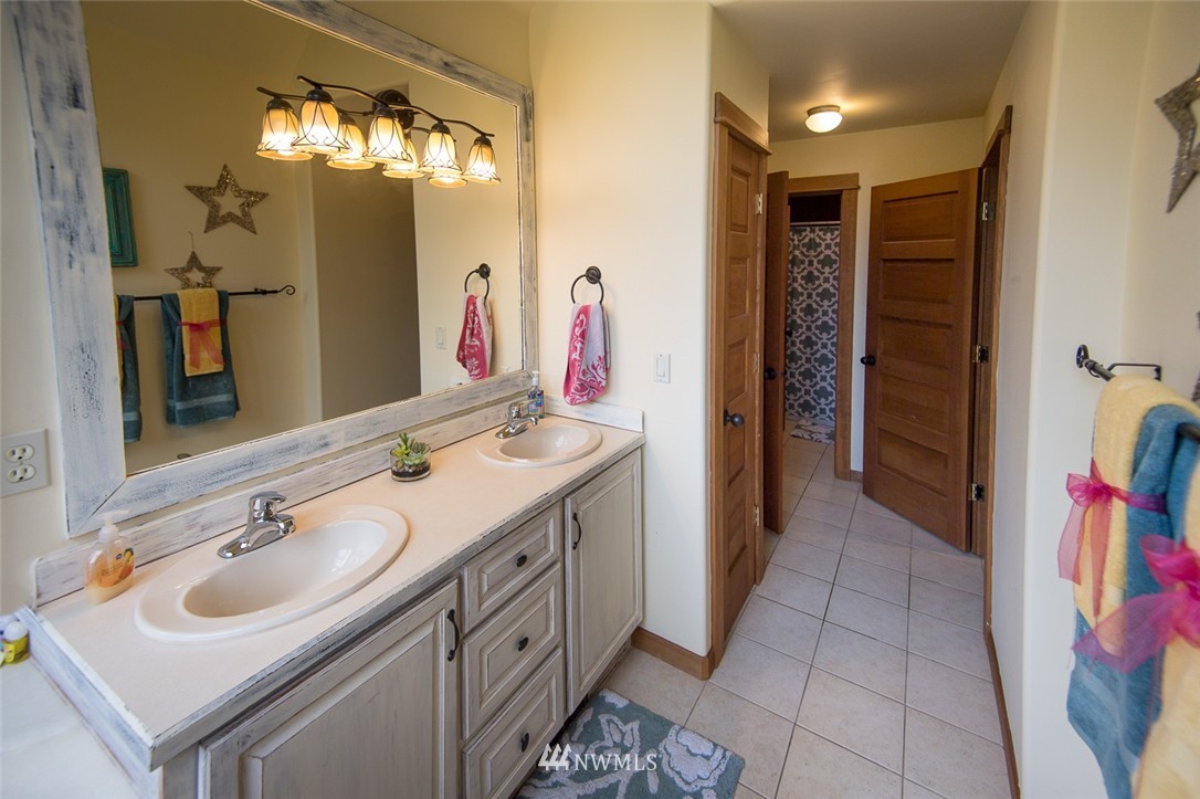 20303 196th Avenue Southeast Renton, WA 98058 - Photo 14 of 25