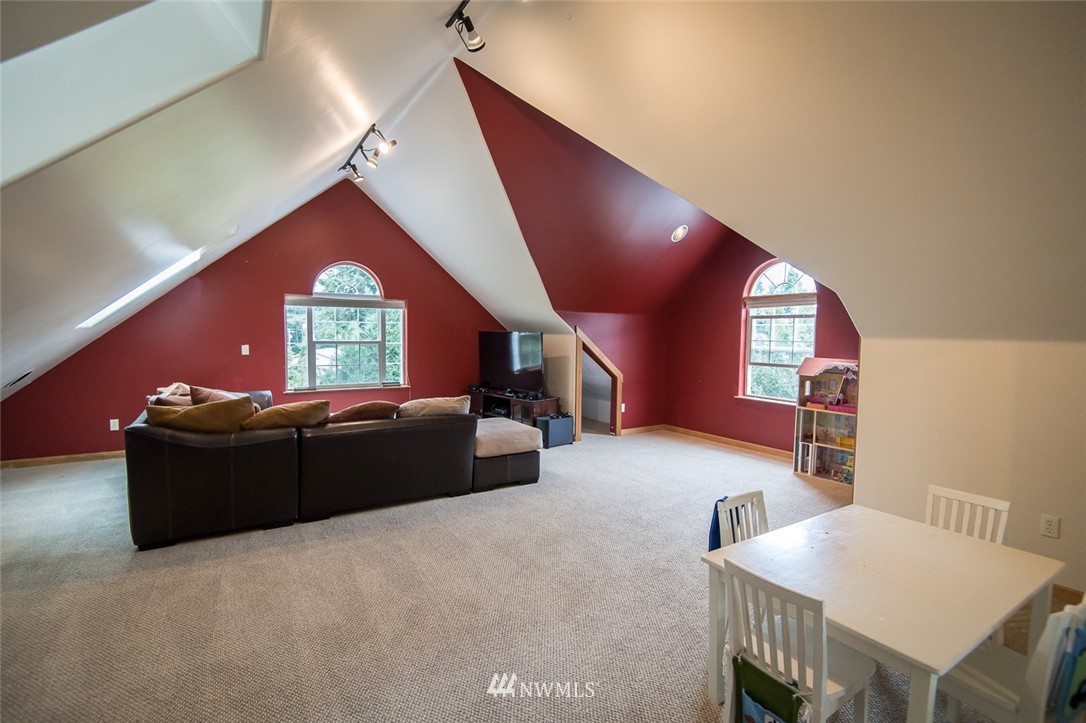 20303 196th Avenue Southeast Renton, WA 98058 - Photo 16 of 25