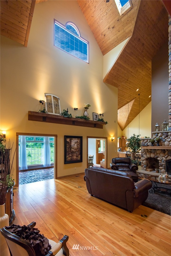20303 196th Avenue Southeast Renton, WA 98058 - Photo 5 of 25