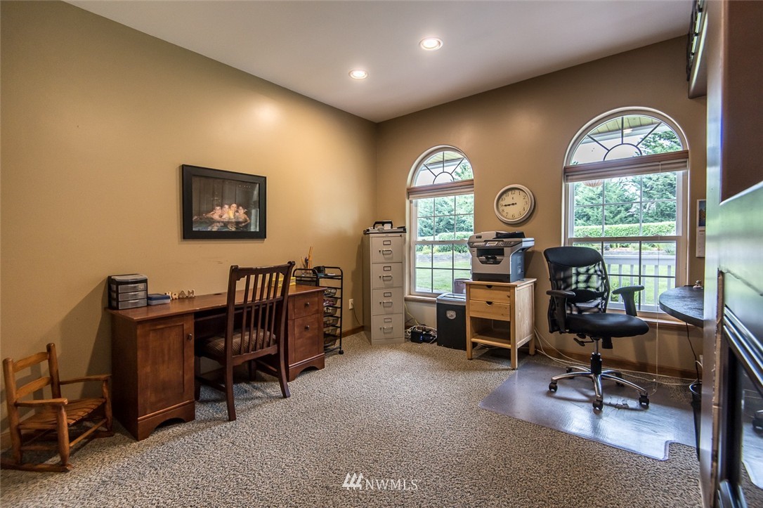 20303 196th Avenue Southeast Renton, WA 98058 - Photo 10 of 25