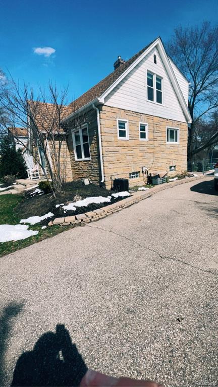 11202 Wayne Road Livonia, MI 48150 - Photo 2 of 34