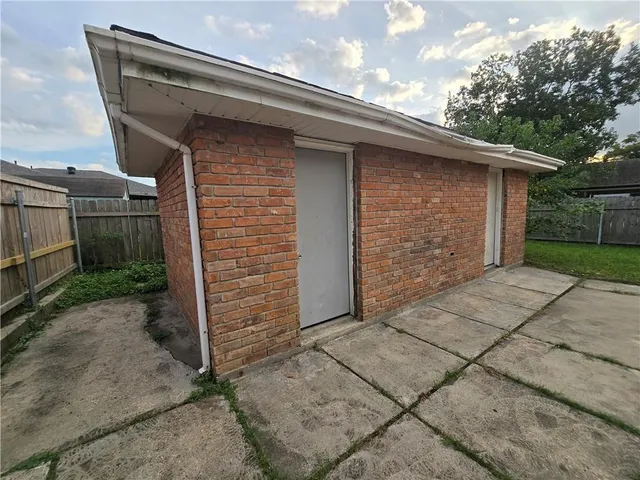 $1,650 | Undisclosed Address, Chalmette, LA 70043