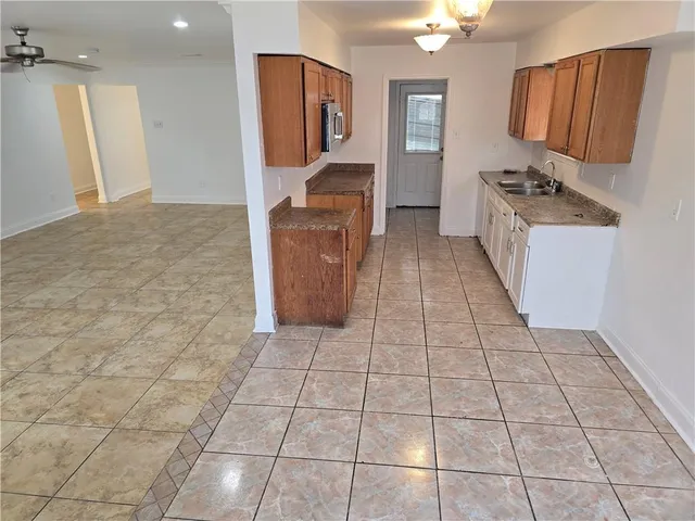 $1,650 | Undisclosed Address, Chalmette, LA 70043