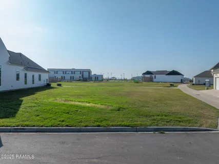 $129,999 | 113 Hedgemoore Court, Youngsville, LA 70592