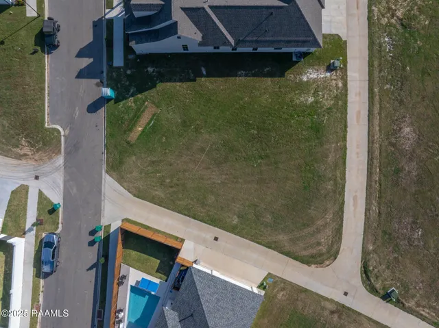 $129,999 | 113 Hedgemoore Court, Youngsville, LA 70592