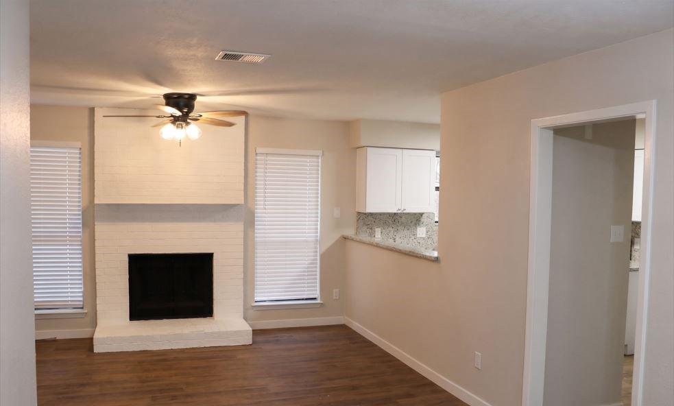 728 Cory Street Grapevine, TX 76051 - Photo 2 of 16