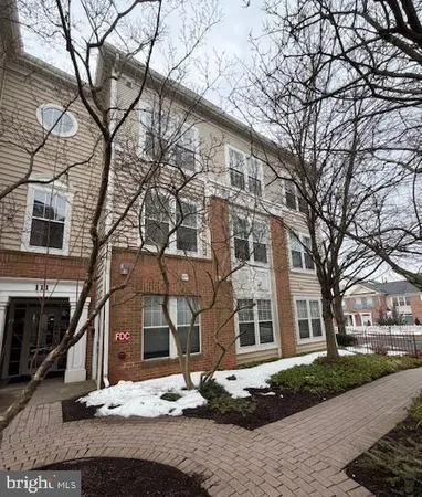 $2,850 | 111 Watkins Pond Boulevard, Unit 3303, Rockville, MD 20850