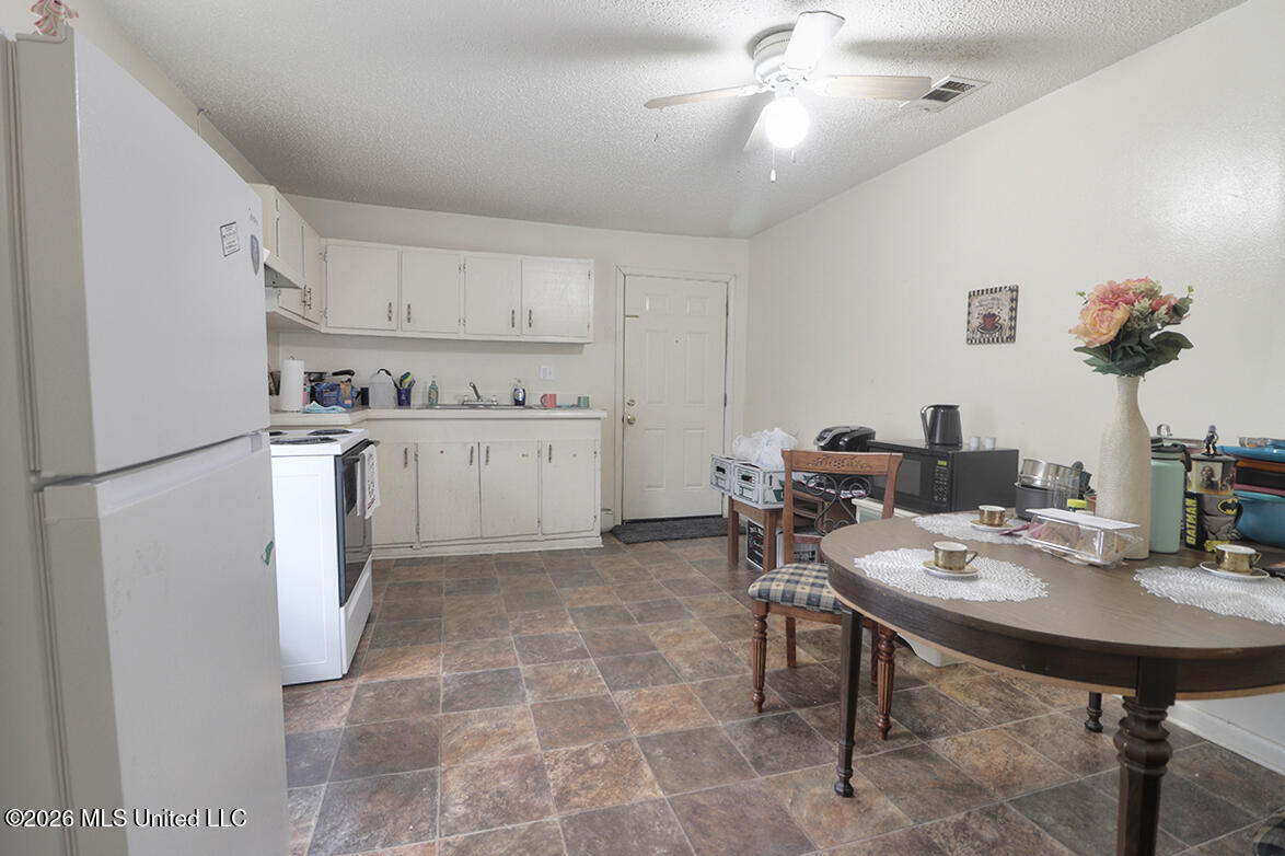 46 L McDonald Road Wiggins, MS 39577 - Photo 8 of 15 2BD Kitchen