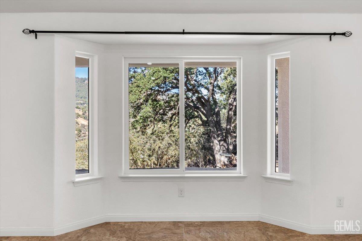 Undisclosed Address Tehachapi, CA 93561 - Photo 11 of 40