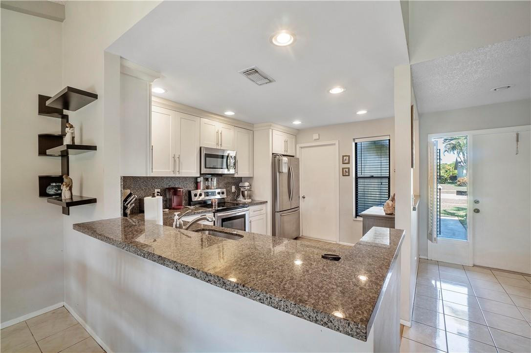 9520 Ohio Place Boca Raton, FL 33434 - Photo 4 of 19 Photo 4