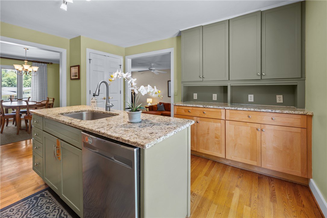 208 Mountain View Lane Clemson, SC 29631 - Photo 8 of 39