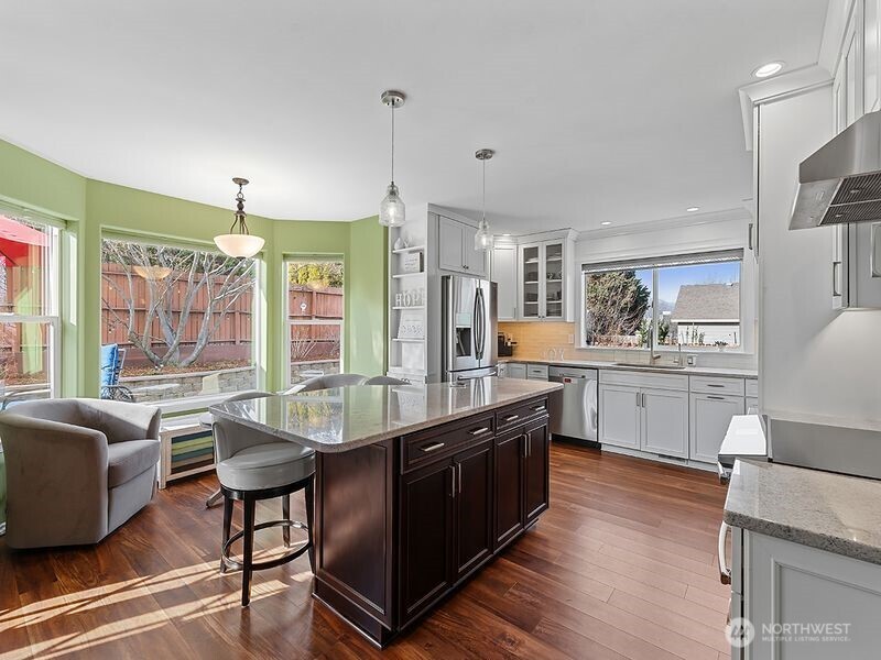 1504 Fuller Street Wenatchee, WA 98801 - Photo 14 of 38 a large kitchen with granite countertop lots of counter top space