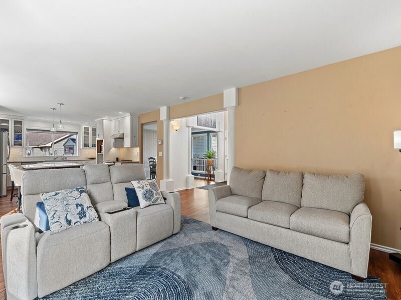 1504 Fuller Street Wenatchee, WA 98801 - Photo 9 of 38 a living room with furniture and a couch