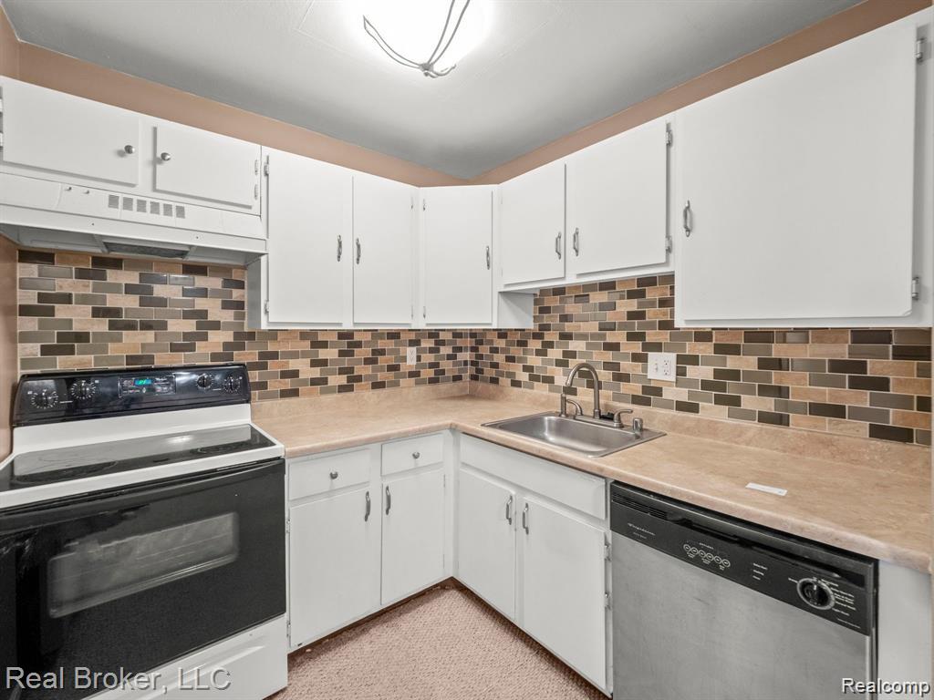 4905 Crooks Road, Unit A5 Royal Oak, MI 48073 - Photo 9 of 19
