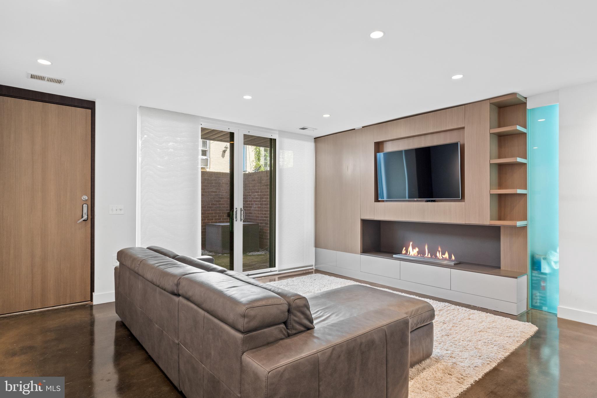 3222 Cherry Hill Lane, Unit A2 Washington, DC 20007 - Photo 2 of 22 Living room
