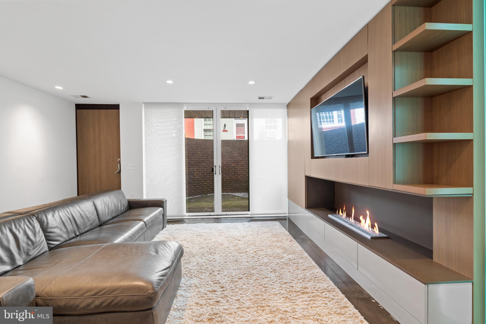 3222 Cherry Hill Lane, Unit A2 Washington, DC 20007 - Photo 3 of 22 Living room