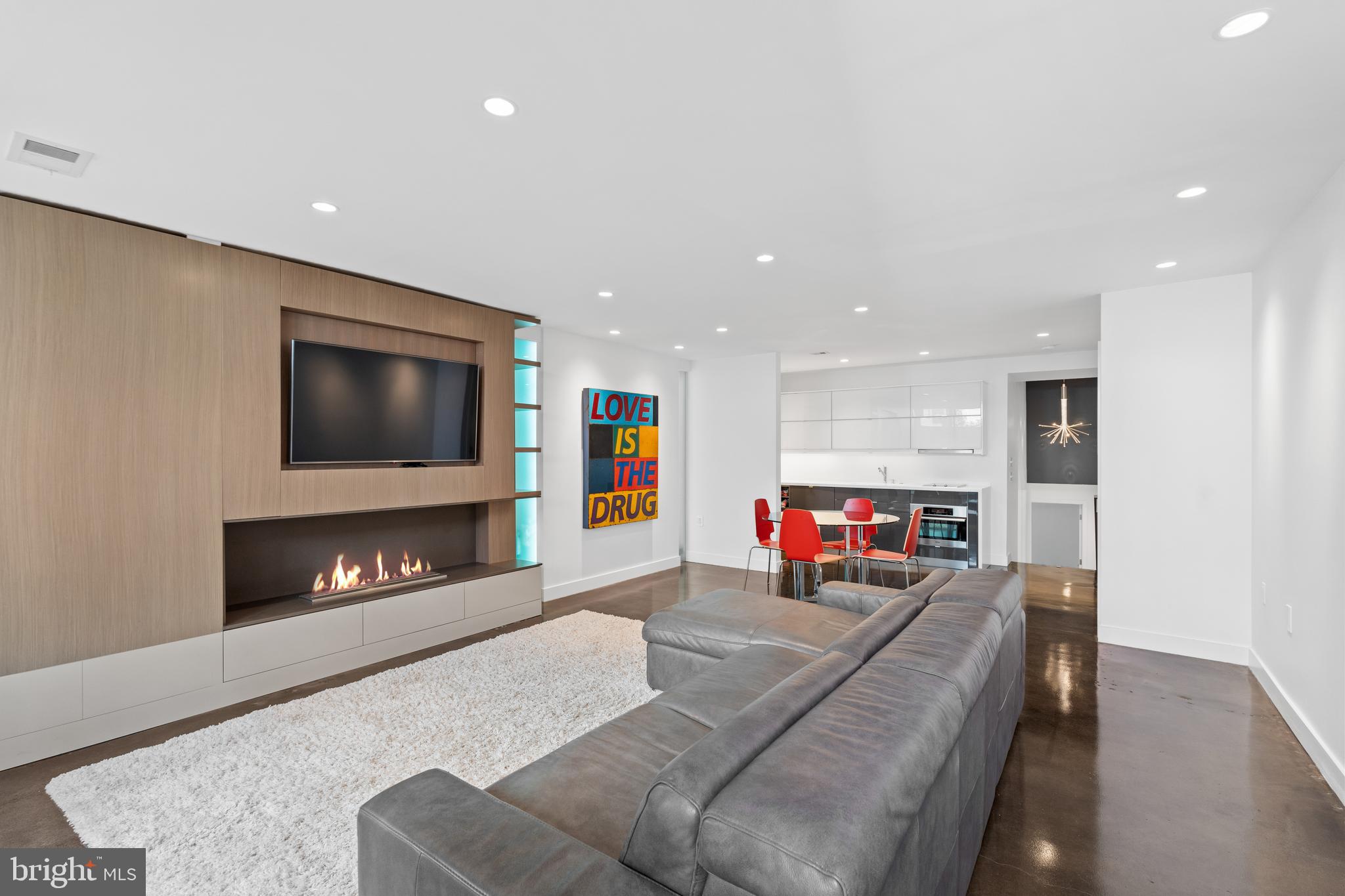 3222 Cherry Hill Lane, Unit A2 Washington, DC 20007 - Photo 4 of 22 Living room