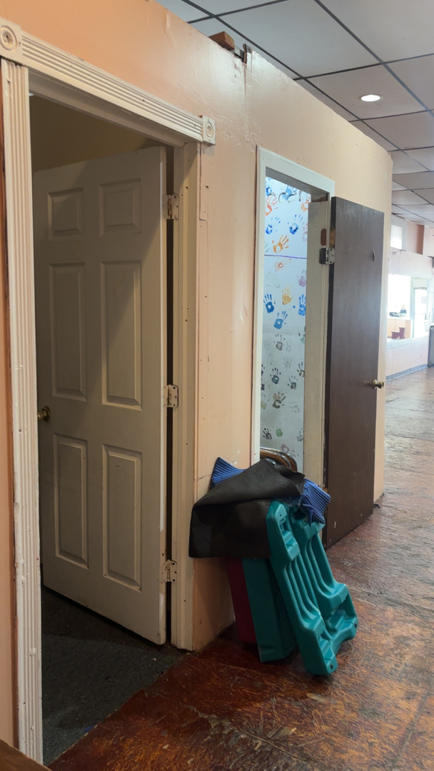 3510 West 63rd Street Chicago, IL 60629 - Photo 6 of 35