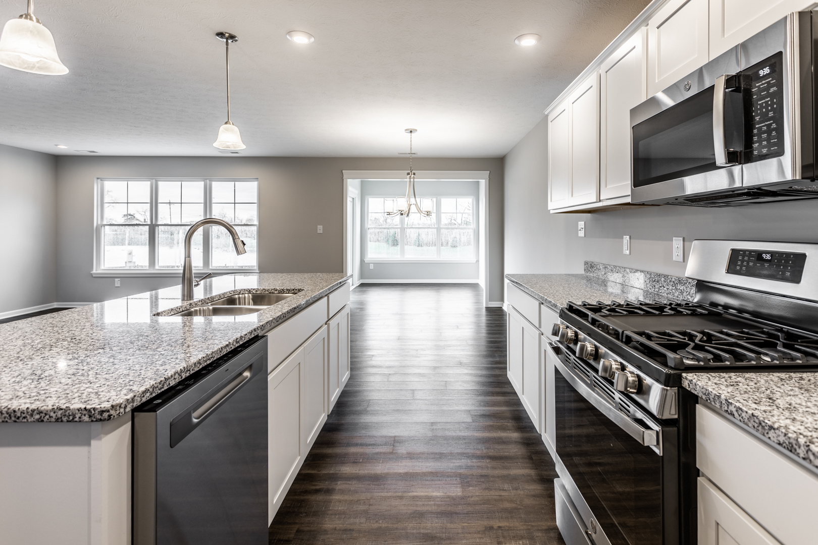 7211 Lillian Place Cumberland, IN 46229 - Photo 13 of 34