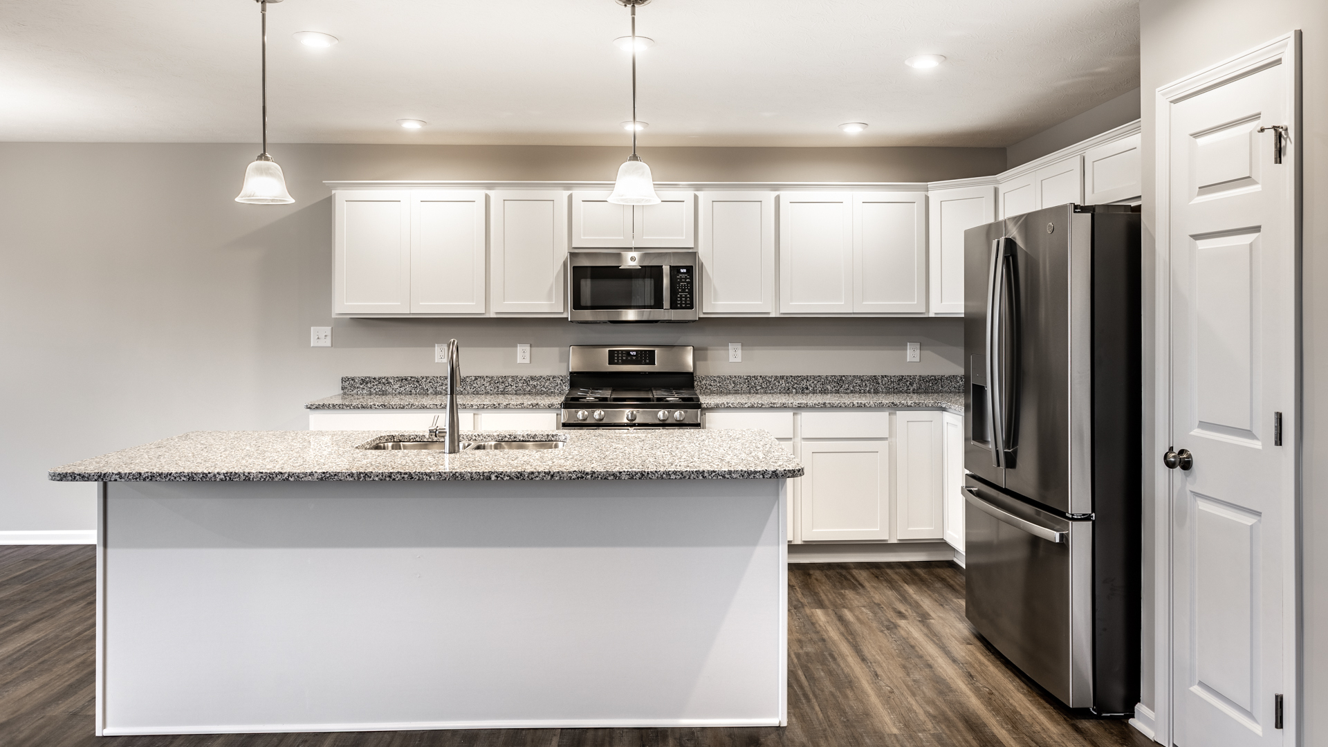 7211 Lillian Place Cumberland, IN 46229 - Photo 14 of 34