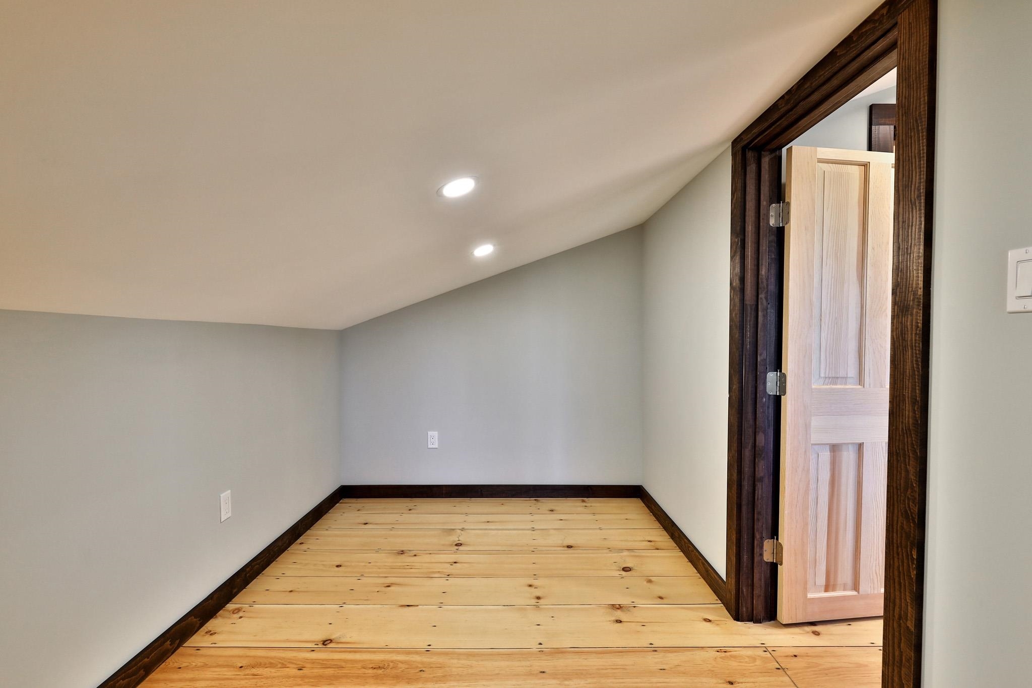 1114 Hawk Mountain Road Pittsfield, VT 05762 - Photo 14 of 40