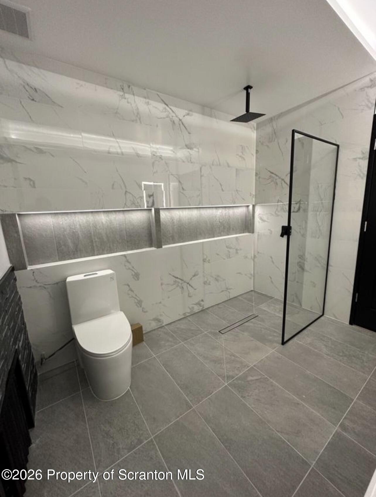 200 Oak Street, Unit 2 Old Forge, PA 18518 - Photo 6 of 12 IMG_0734