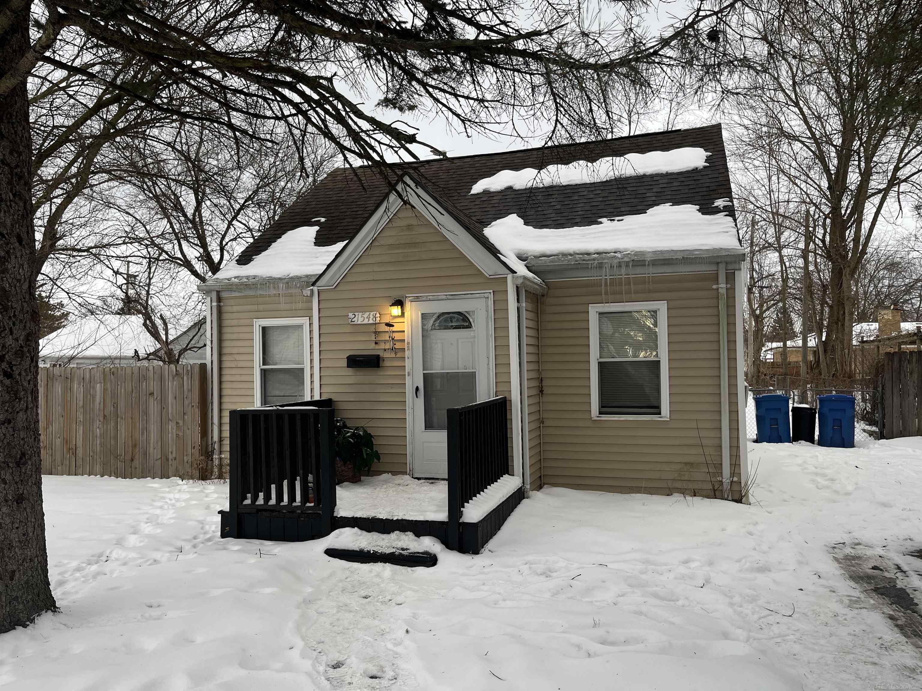 21548 Doepfer Road Warren, MI 48091 - Photo 1 of 29