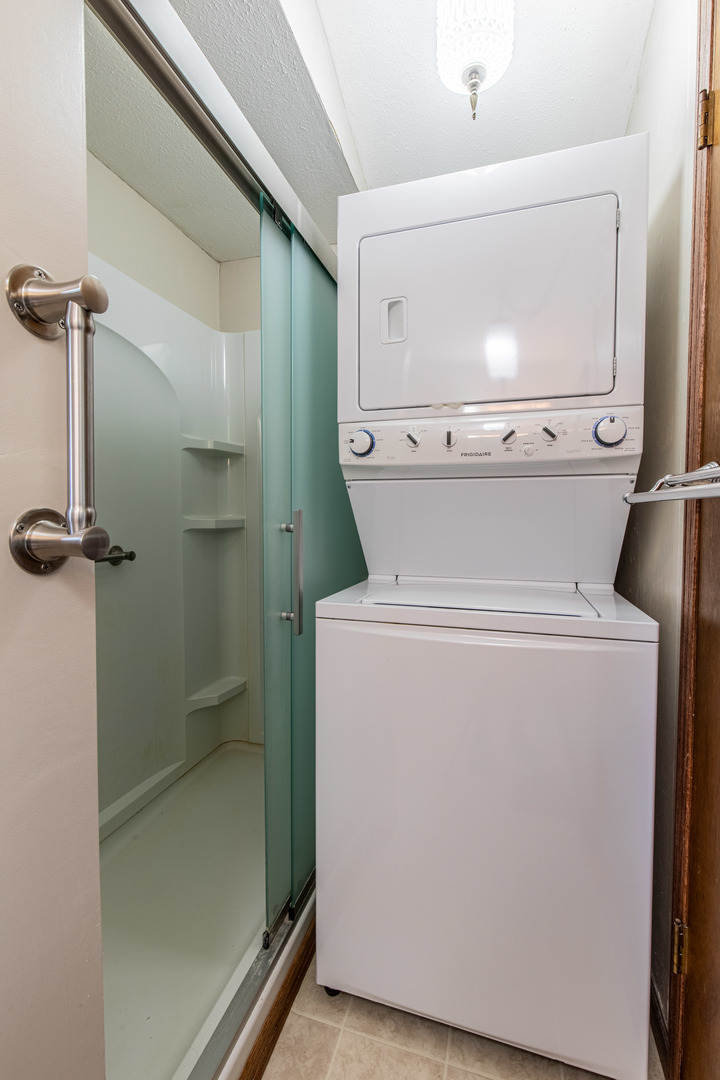 421 South Reed Street Sheffield, IL 61361 - Photo 22 of 28 a utility room with dryer and washer