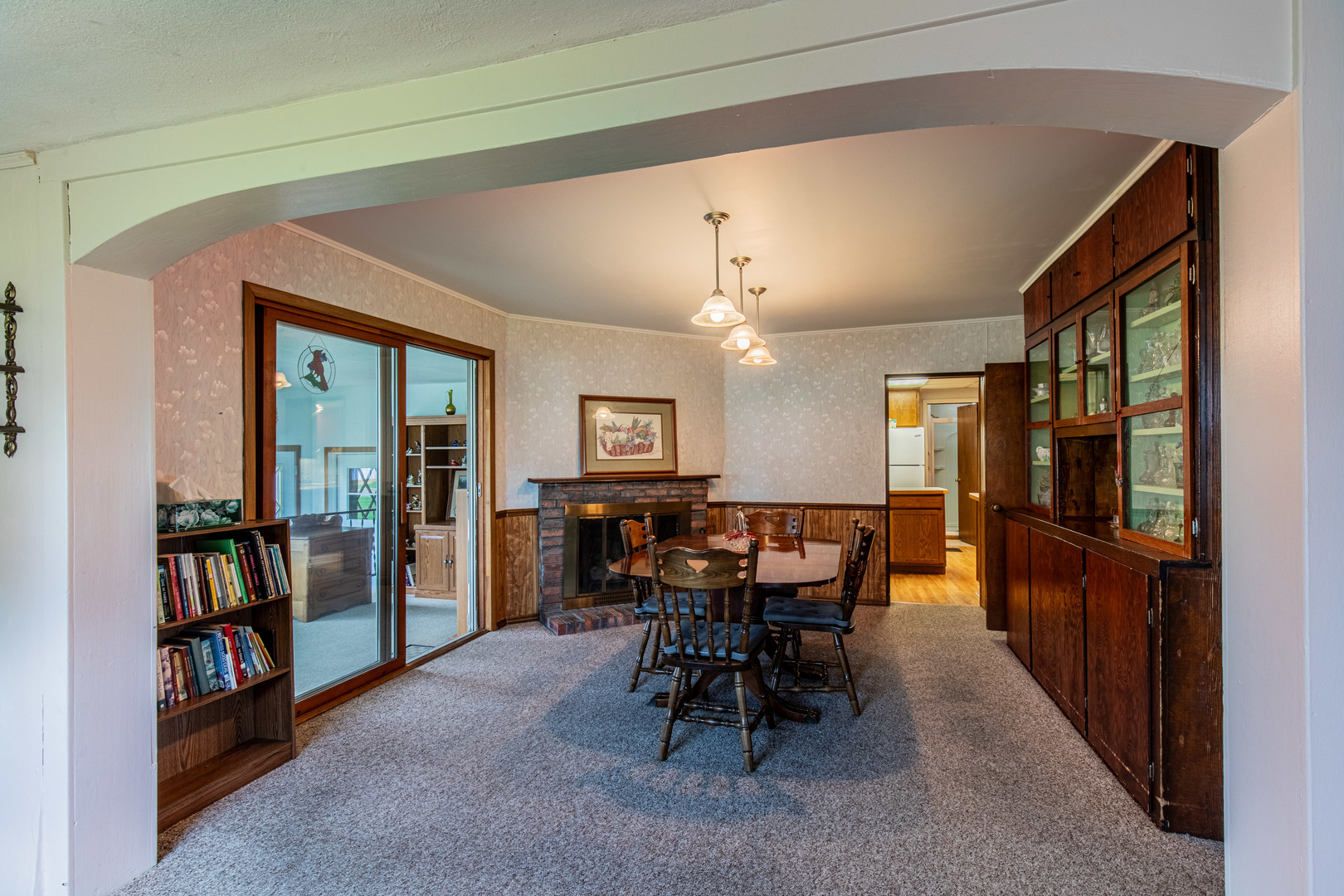 421 South Reed Street Sheffield, IL 61361 - Photo 9 of 28 a view of a livingroom with furniture window and wooden floor