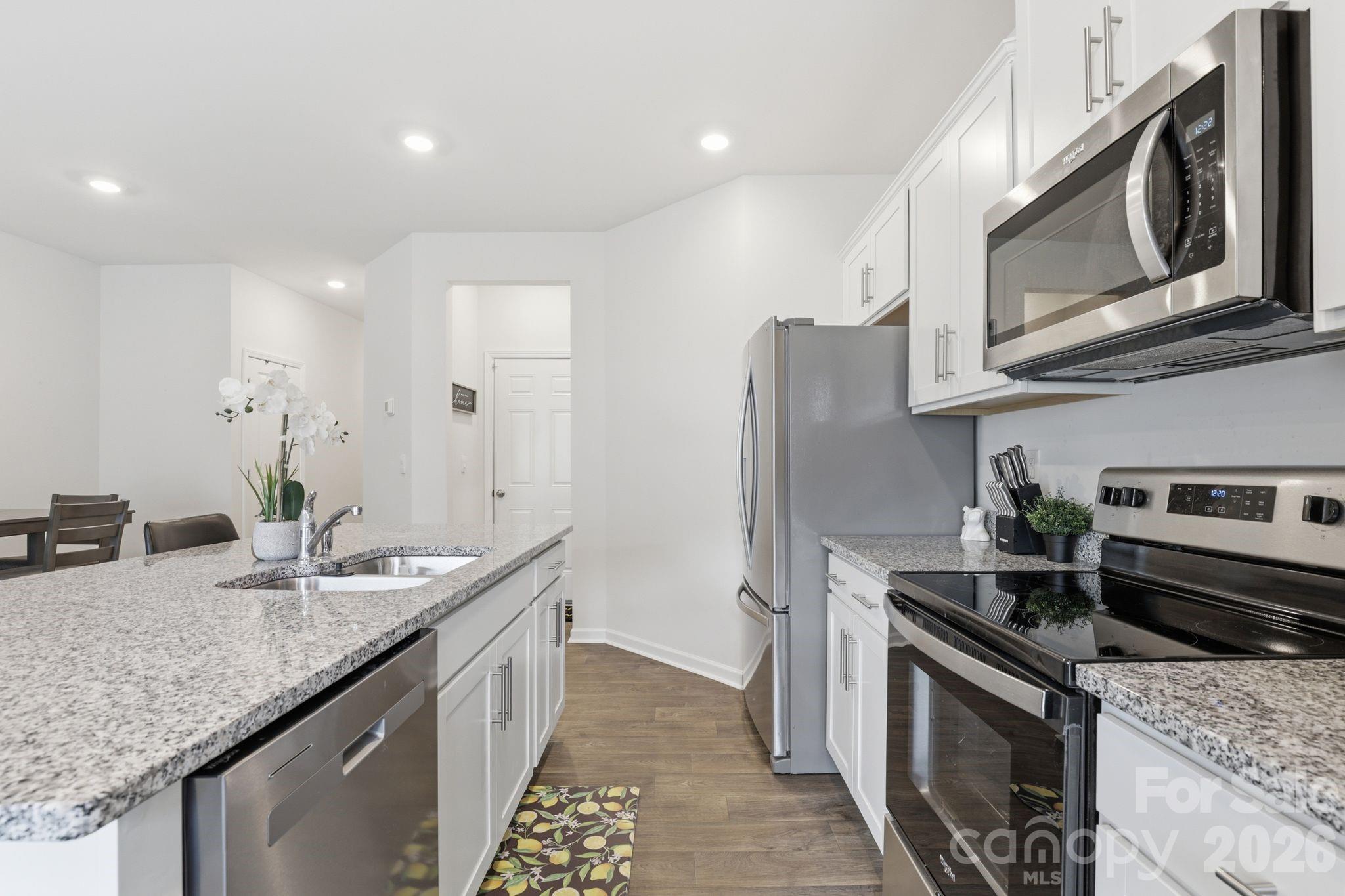 7109 North Mill Road Charlotte, NC 28216 - Photo 7 of 30 Gallery Image 7