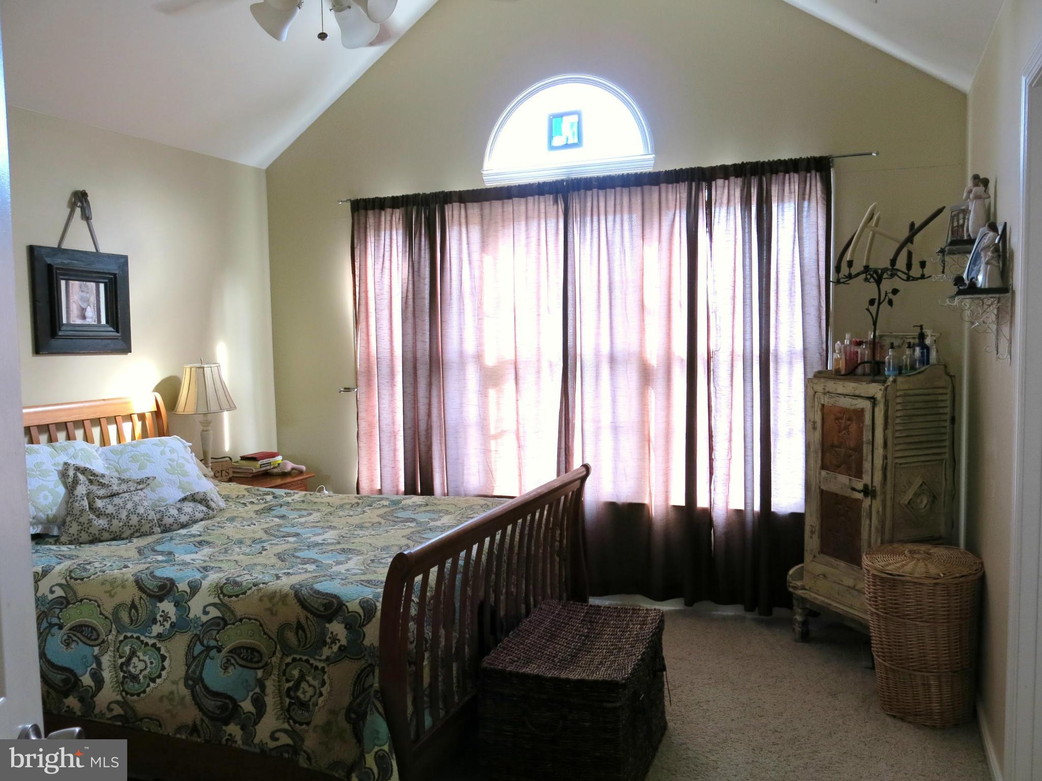 211 Little Quarry Road Gaithersburg, MD 20878 - Photo 11 of 24 Bedroom (Master)