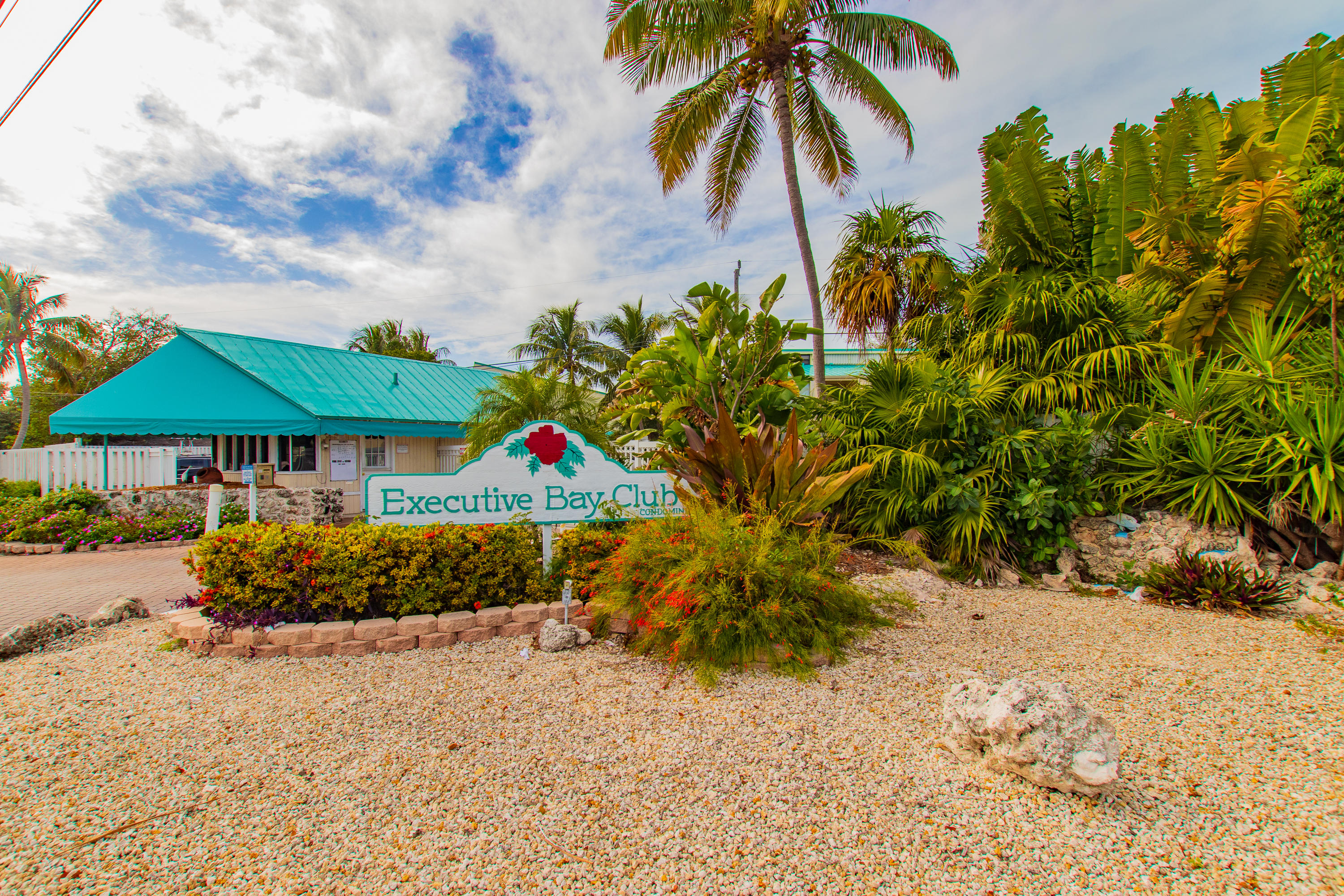 87200 Overseas Highway, Unit E8 Islamorada, FL 33036 - Photo 2 of 64 Gate House