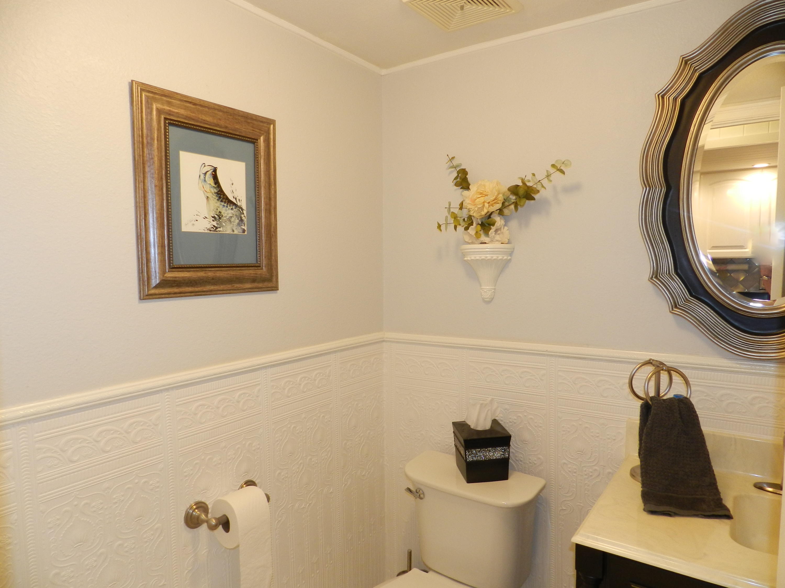 87200 Overseas Highway, Unit E8 Islamorada, FL 33036 - Photo 19 of 64 Guest Full Bath