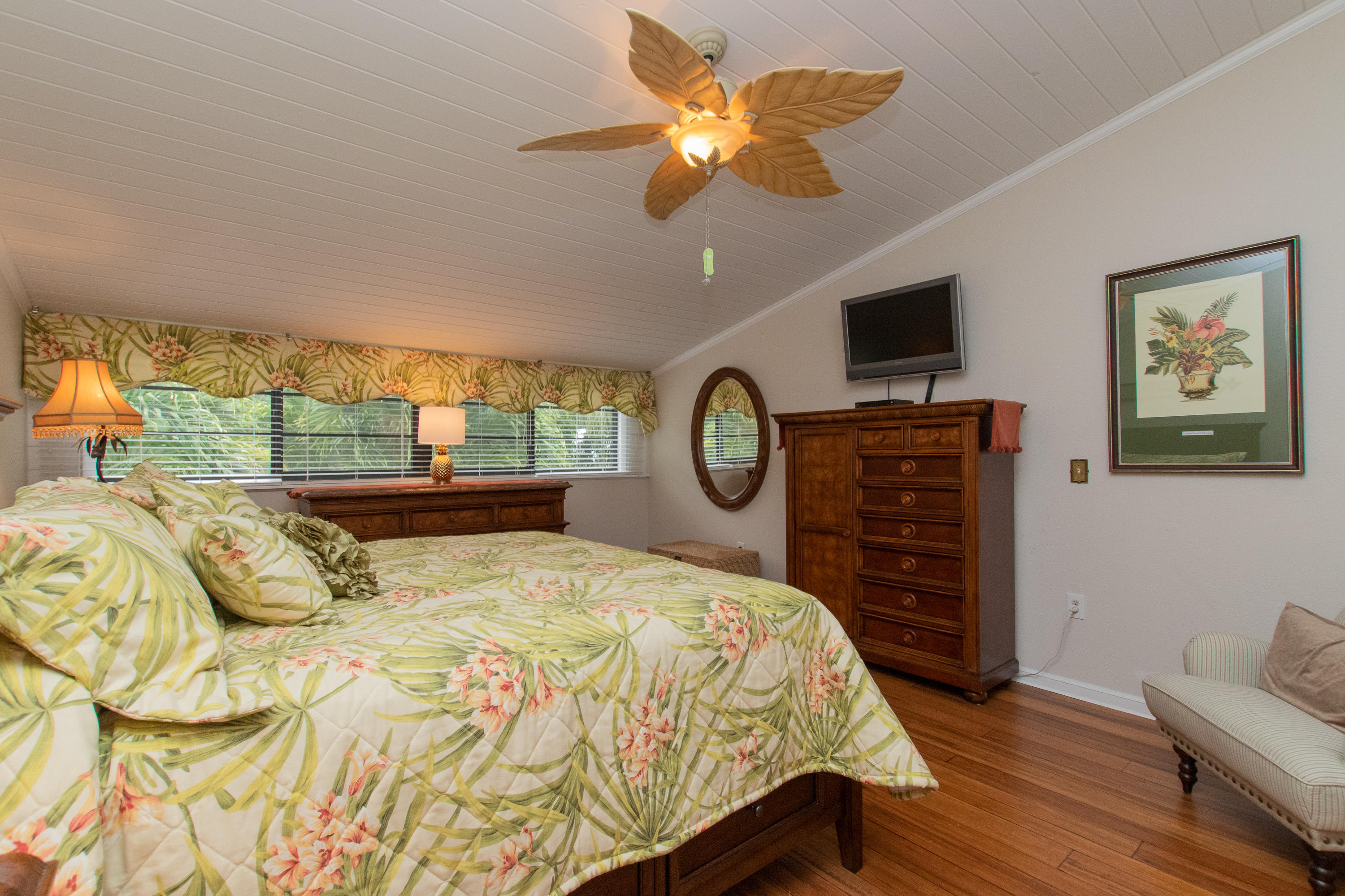 87200 Overseas Highway, Unit E8 Islamorada, FL 33036 - Photo 22 of 64 Master Bedroom
