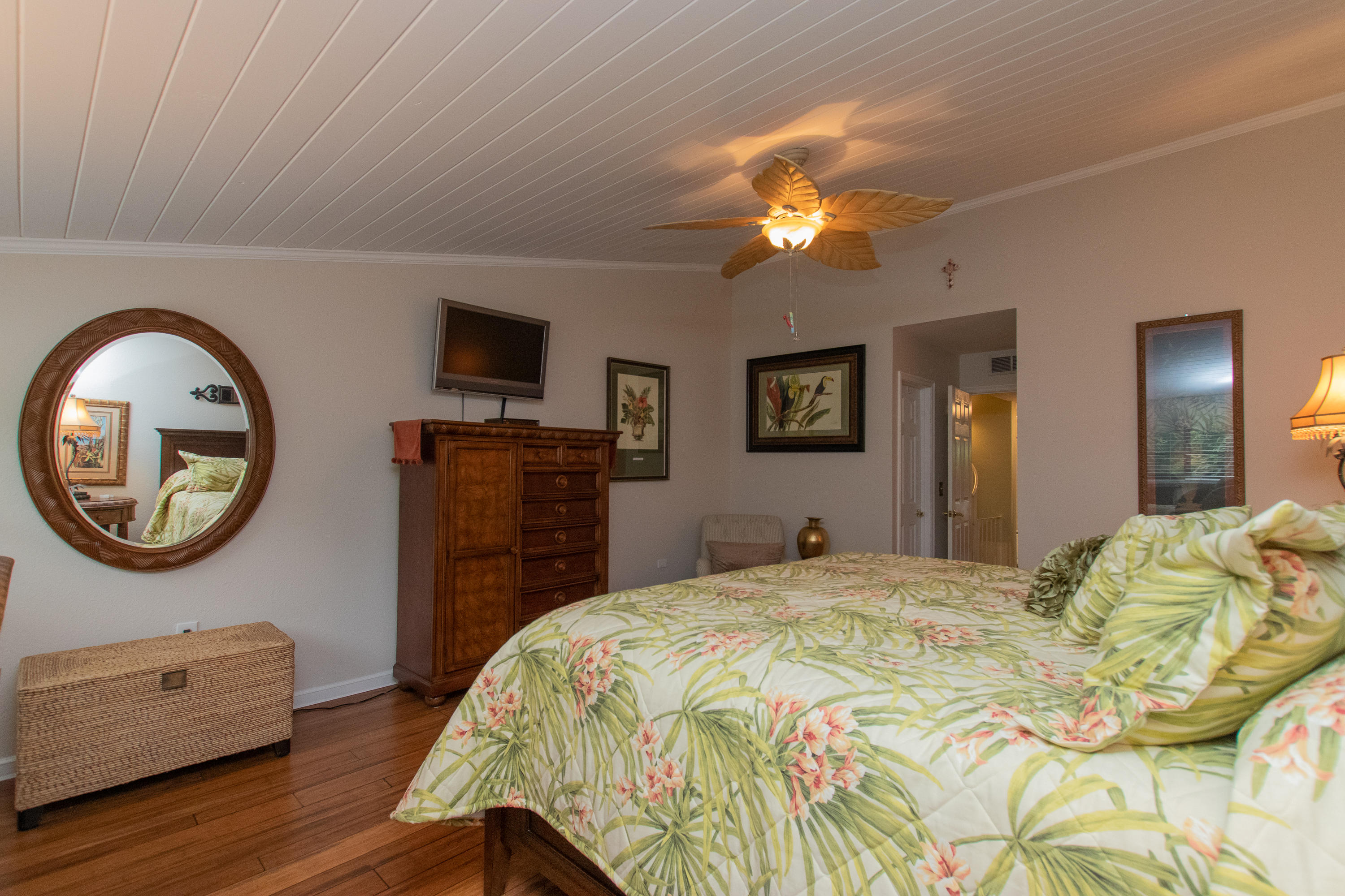 87200 Overseas Highway, Unit E8 Islamorada, FL 33036 - Photo 24 of 64 Master