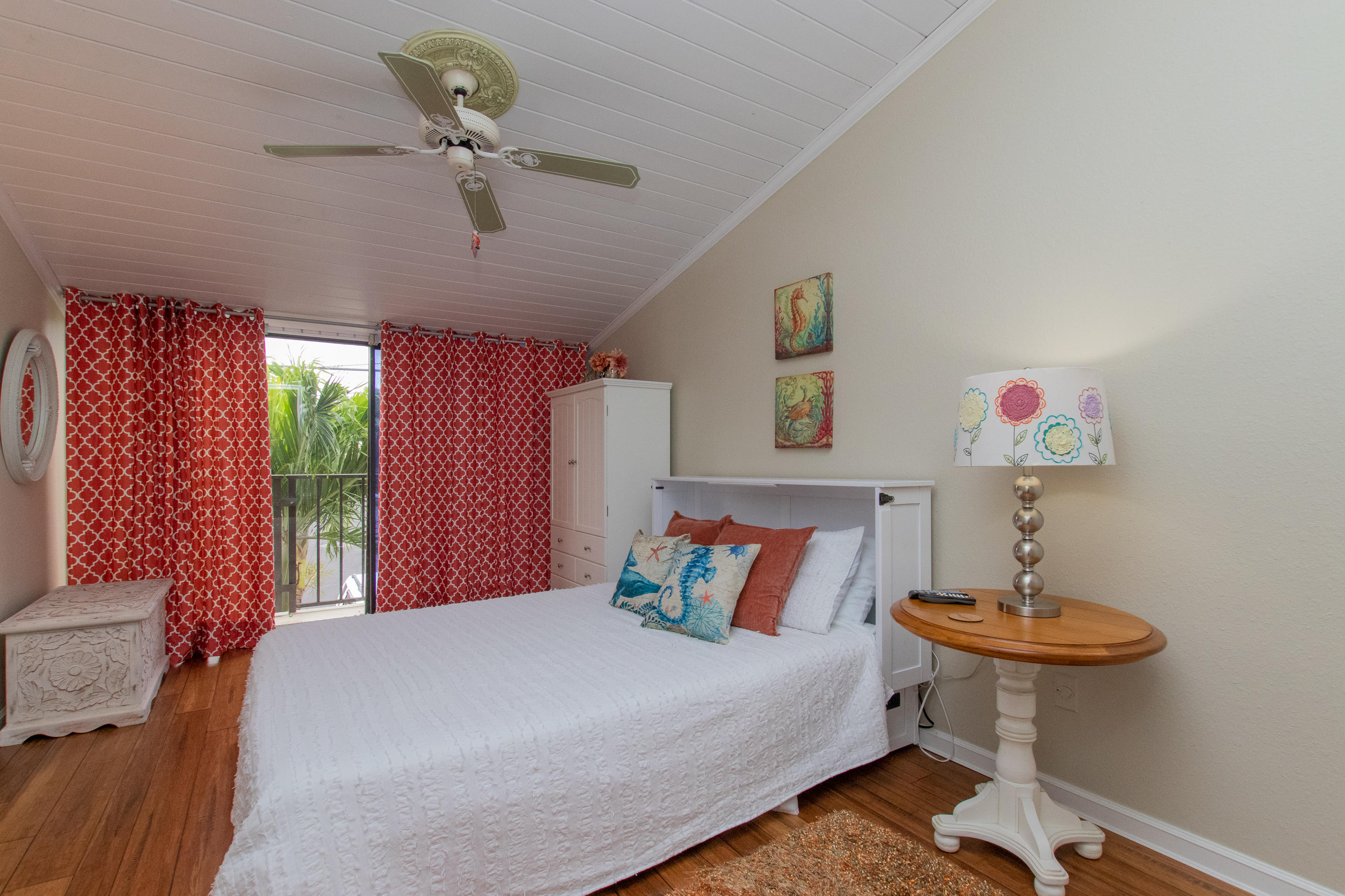 87200 Overseas Highway, Unit E8 Islamorada, FL 33036 - Photo 28 of 64 Guest Room
