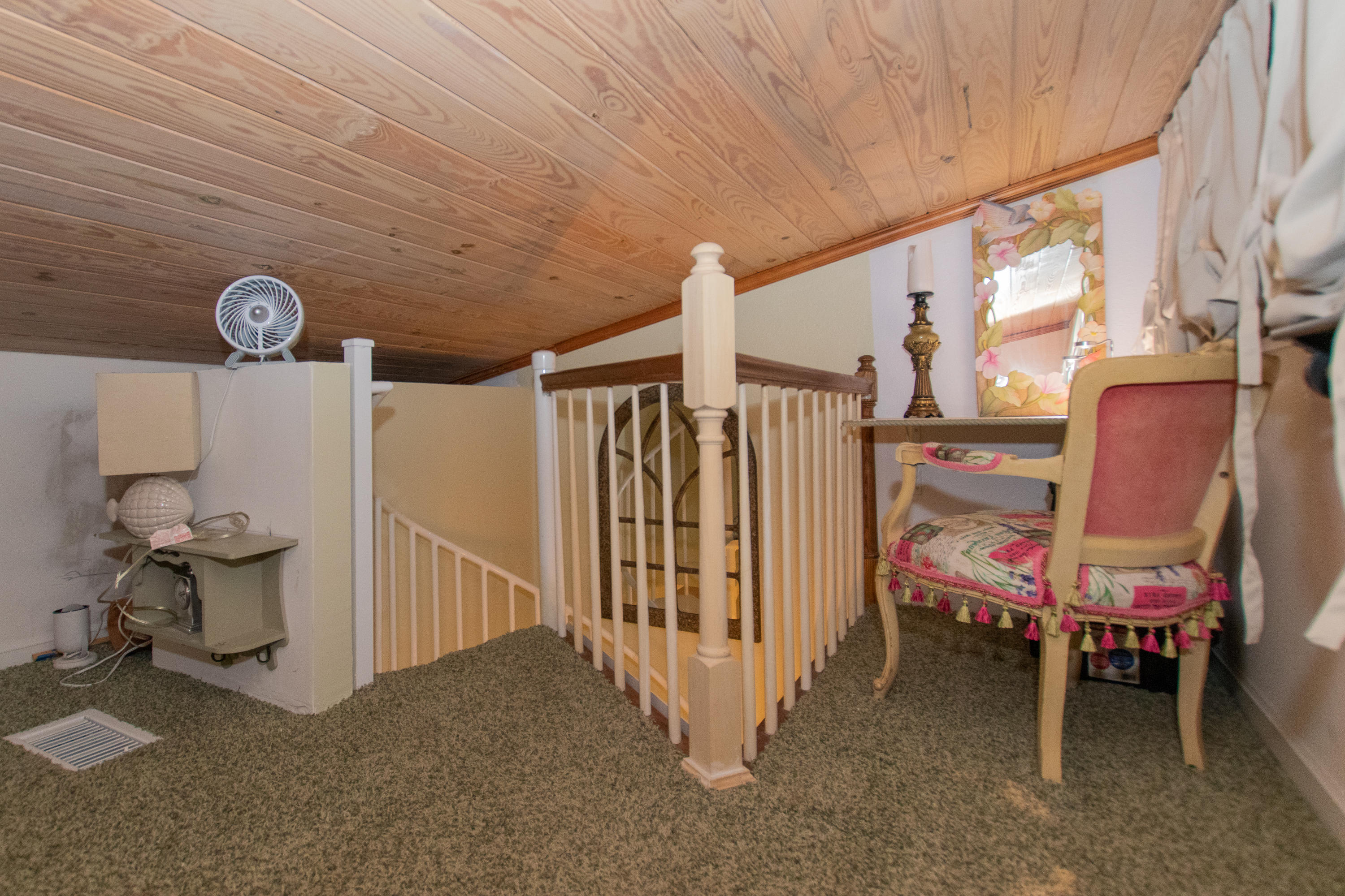 87200 Overseas Highway, Unit E8 Islamorada, FL 33036 - Photo 33 of 64 Loft/guestroom